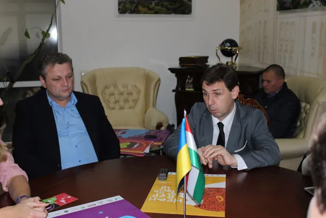 Народний депутат України Черненко: Основна проблема на цих місцевих виборах це застосування “чорного піару” (фото) — фото 4