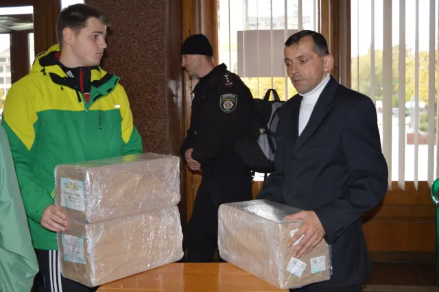 Тридцять дільничних комісій вже отримали бюлетені для голосування (фото) — фото 7