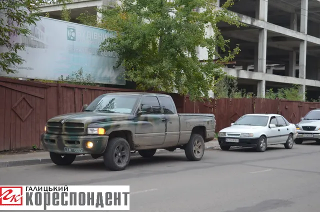 В Івано-Франківську відбувся автопробіг “Брат за брата” (фото) — фото 3