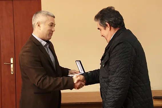 У Франківську учасникам ліквідації наслідків аварії на Чорнобильській АЕС вручили відзнаки (фото) — фото 2
