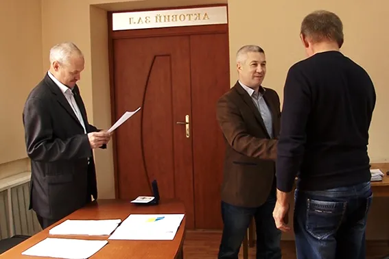 У Франківську учасникам ліквідації наслідків аварії на Чорнобильській АЕС вручили відзнаки (фото) — фото 5