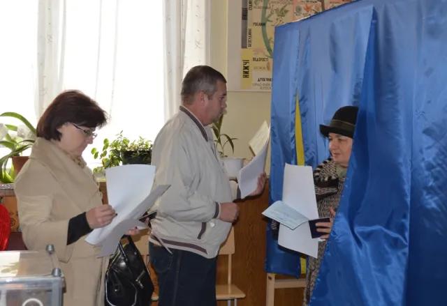 Явка у Франківську збільшилася до 25% (фото) — фото 5