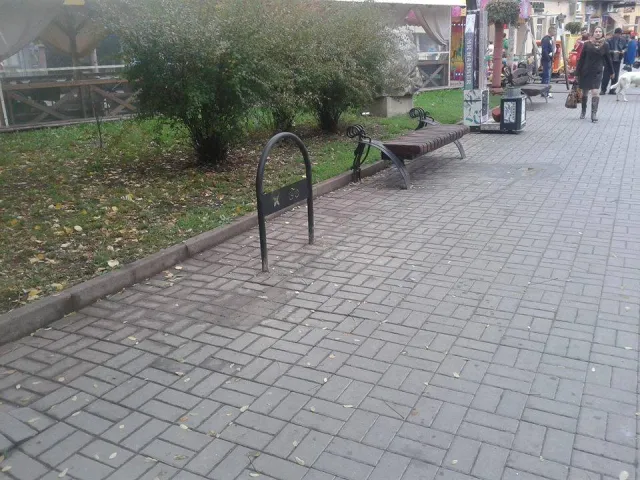 В Івано-Франківську стартував проект "Велопарковка" (фото) — фото 3