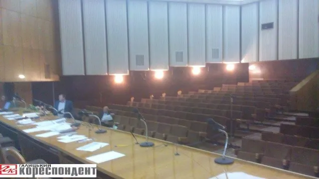 Івано-Франківська обласна виборча комісія закрилася до завтра (фото) — фото 2