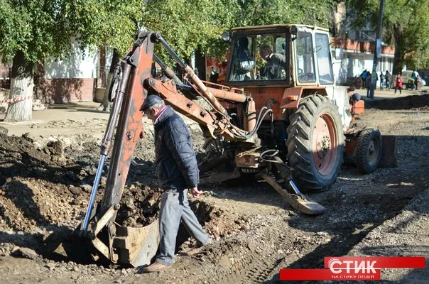 Як у Франківську ремонтують вулицю Тичини (фото) — фото 1