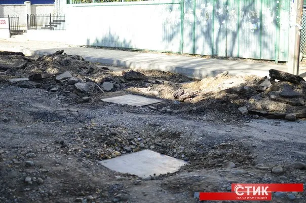 Як у Франківську ремонтують вулицю Тичини (фото) — фото 11