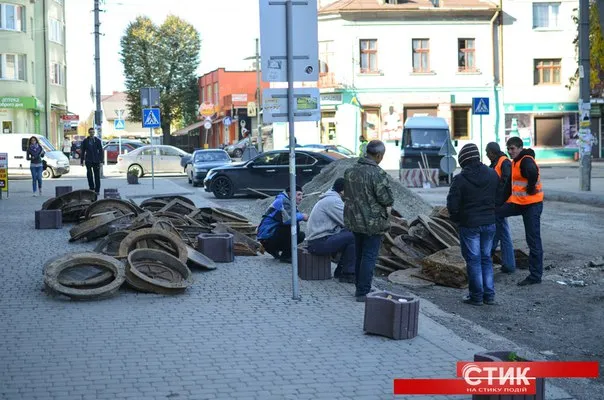 Як у Франківську ремонтують вулицю Тичини (фото) — фото 5