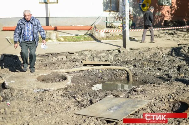 Як у Франківську ремонтують вулицю Тичини (фото) — фото 6