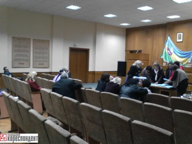 На Прикарпатті декілька партій вимагають перерахувати голоси (фото) — фото 1