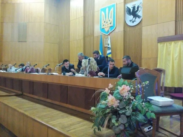 У Франківську ОВК продовжує приймати протоколи: Друге місце за "Батьківщиною" (фото) — фото 2