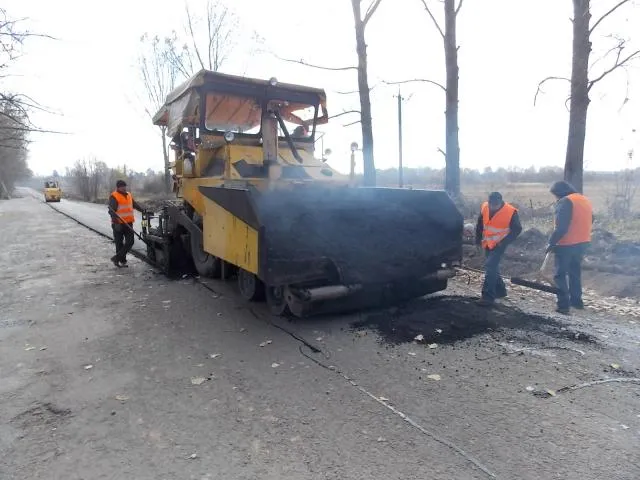 На Прикарпатті почали ремонтувати скандальну дорогу Миколаїв-Жидачів-Калуш (фото) — фото 2