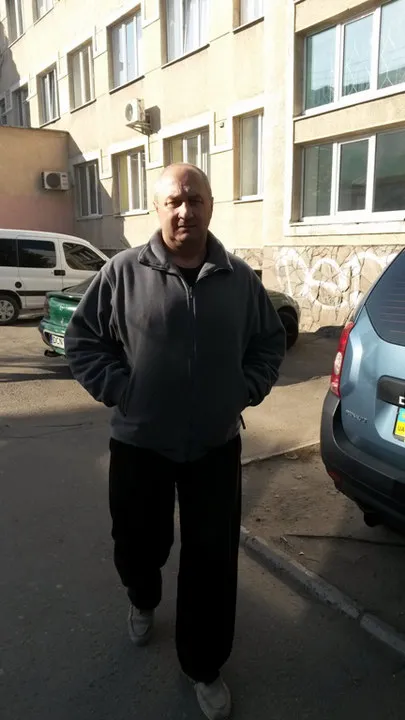 Водій, що збив дитину на тротуарі, представився правоохоронцем, та натякнув, що закон йому не писаний (фото+відео) — фото 2