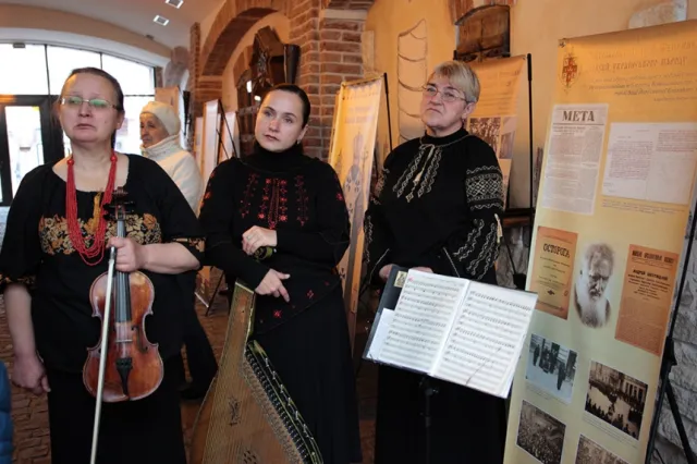 В Івано-Франківську урочисто презентували сучасну українську книжкову продукцію «Сторінками української книги» (фото) — фото 13