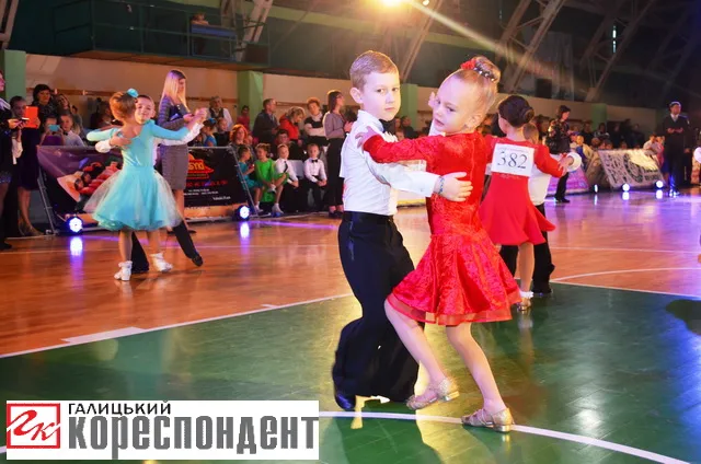 В Івано- Франківську відбувається грандіозний танцювальний чемпіонат (фото+відео) — фото 7