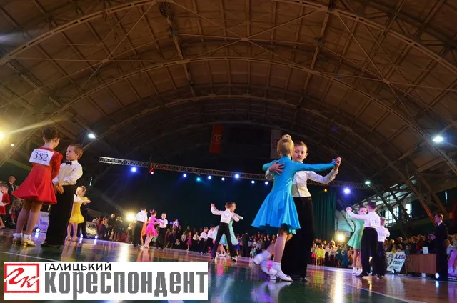 В Івано- Франківську відбувається грандіозний танцювальний чемпіонат (фото+відео) — фото 9