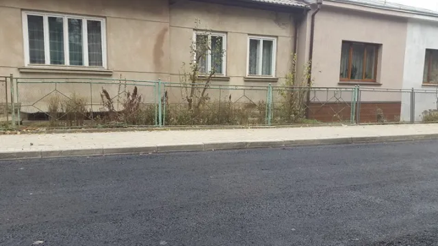 В Івано-Франківську асфальтують вулицю Гарбарську (фото) — фото 1
