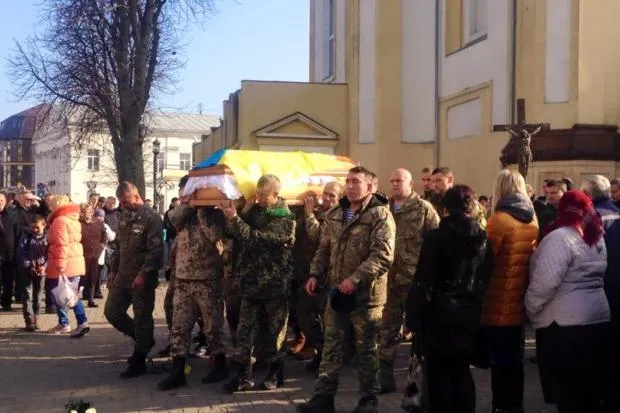У Коломиї поховали загиблого в АТО Євгена Грода (фото+відео) — фото 2