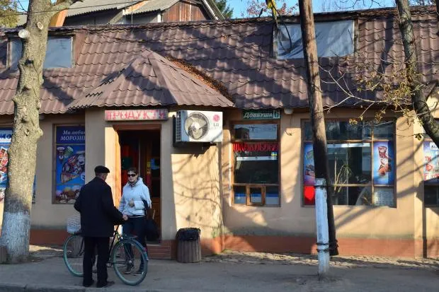 У Коломиї на місці скверу облаштували будівельний майданчик (фото) — фото 3