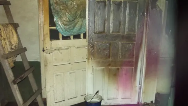 З'явились фото з місця пожежі, на якій через куріння у ліжку загинув 53-річний чоловік (фото) — фото 2