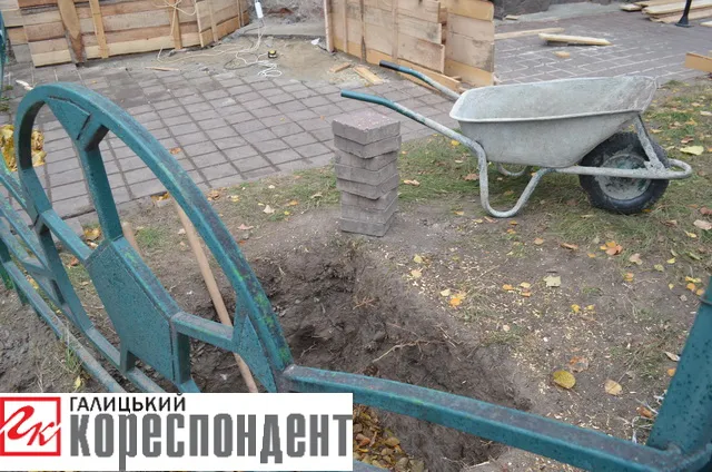 У Франківську почали реконструкцію архітектурної пам’ятки на Чорновола, 80 (фото) — фото 3