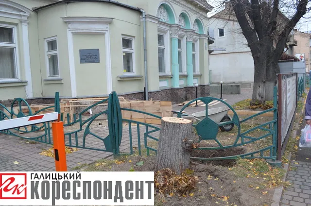 У Франківську почали реконструкцію архітектурної пам’ятки на Чорновола, 80 (фото) — фото 6