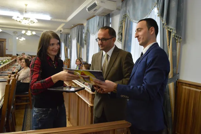 В Івано-Франківську вручили грамоти учасникам презентації сучасної української книжкової продукції «Сторінками української книги» (фото) — фото 9