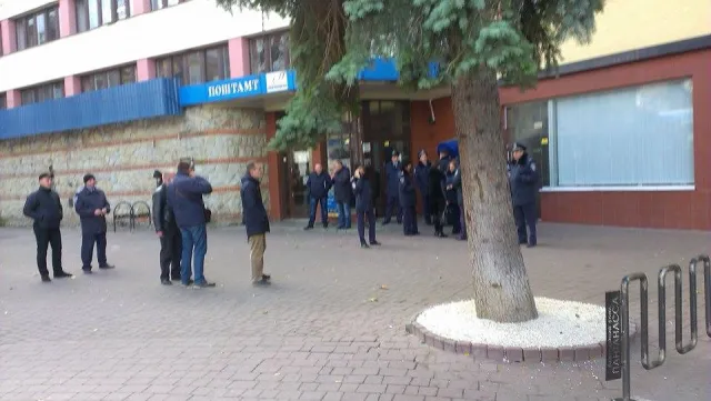 Через приїзд Гройсмана у Франківську перекривають вулиці та зачиняють вікна (фото) — фото 1