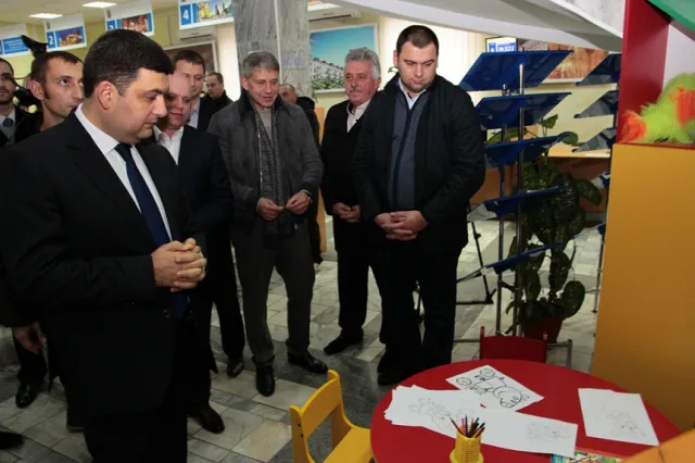 Володимир Гройсман ознайомився із роботою Івано-Франківського центру надання адміністративних послуг (фото) — фото 4