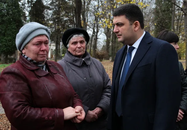 Голова Верховної Ради України та голова облдержадміністрації вшанували пам’ять героїв Небесної Сотні та загиблих бійців АТО (фото) — фото 2