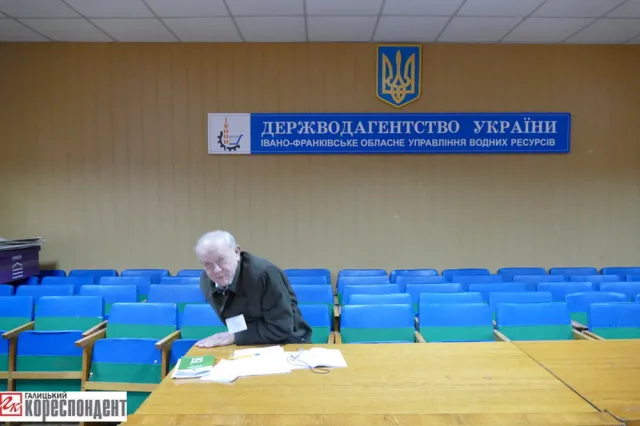В Івано-Франківську на дільницях працюють дві групи екзитполу (фото) — фото 2