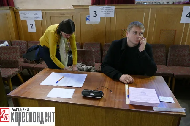 У Франківську голові ДВК подарували солодощі, аби день пройшов солодко і легко (фото) — фото 11