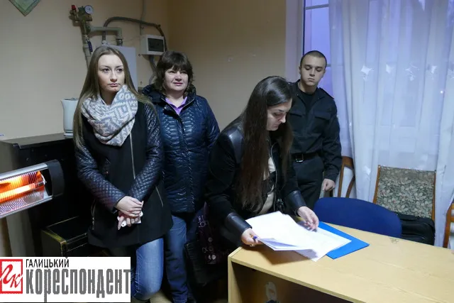 У Франківську голові ДВК подарували солодощі, аби день пройшов солодко і легко (фото) — фото 4
