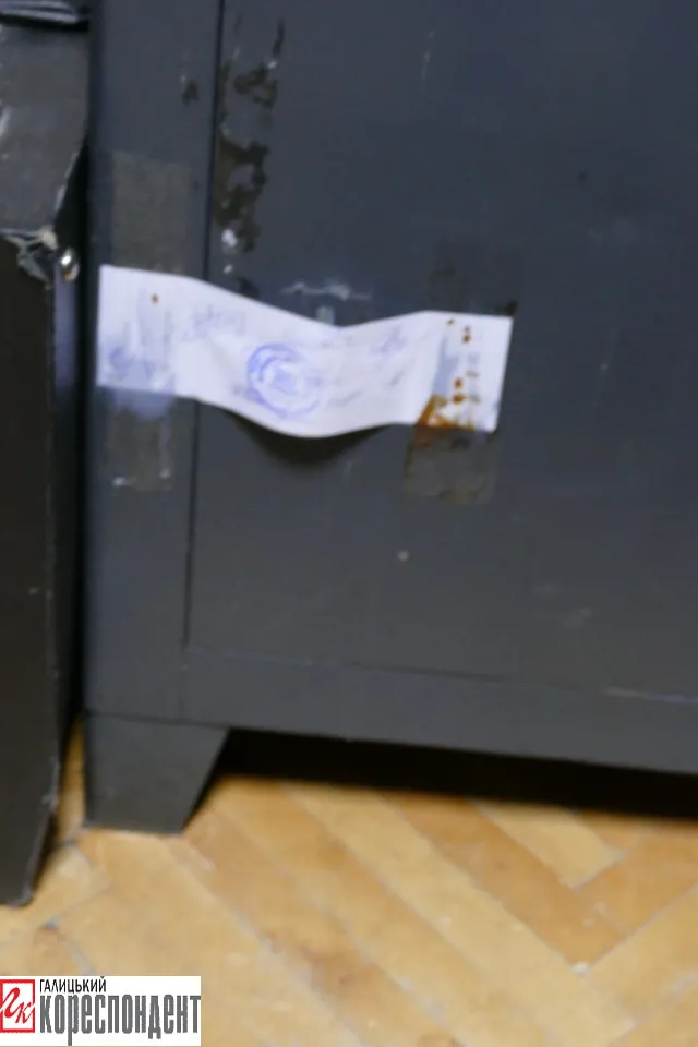 У Франківську голові ДВК подарували солодощі, аби день пройшов солодко і легко (фото) — фото 5