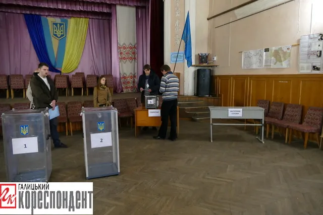 У Франківську голові ДВК подарували солодощі, аби день пройшов солодко і легко (фото) — фото 10