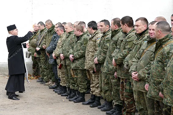 Зведений загін прикарпатських правоохоронців відрядили у зону АТО (фото) — фото 7
