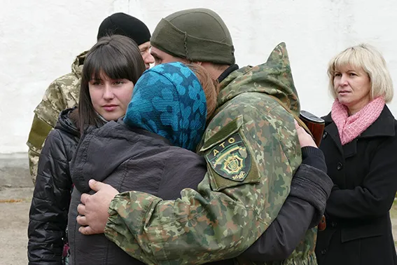 Зведений загін прикарпатських правоохоронців відрядили у зону АТО (фото) — фото 9