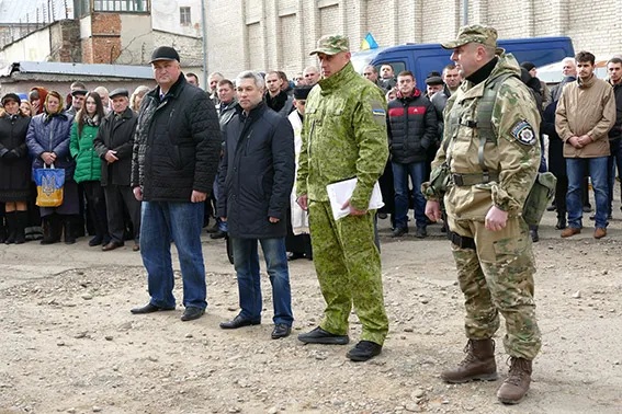 Зведений загін прикарпатських правоохоронців відрядили у зону АТО (фото) — фото 10