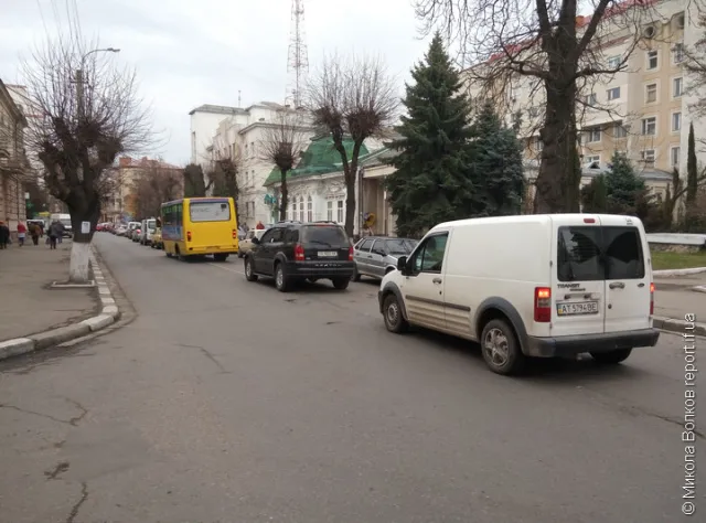 У Франківську на розі Чорновола і Сахарова трапилася ДТП (фото) — фото 2