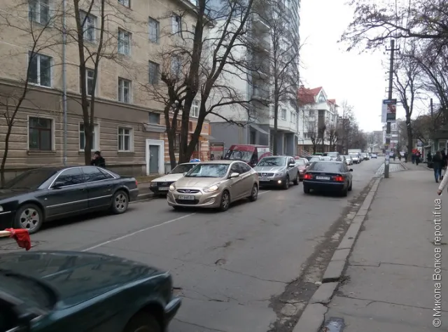 У Франківську на розі Чорновола і Сахарова трапилася ДТП (фото) — фото 3