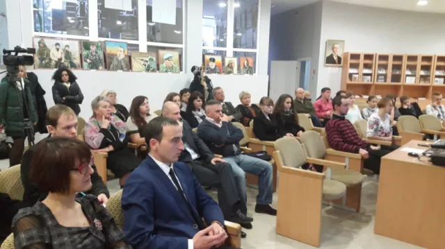 В Івано-Франківську відбувся круглий стіл "Україна: спільна відповідальність за майбутнє" (фото) — фото 2