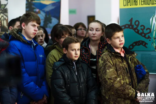 Іванофранківцям показали фотодокументальні стенди «Спротив геноциду» (фото) — фото 9