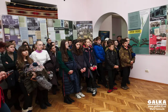 Іванофранківцям показали фотодокументальні стенди «Спротив геноциду» (фото) — фото 10