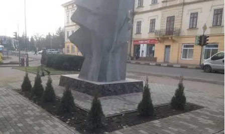 В Івано-Франківській області відбудеться урочисте відкриття пам'ятника Степану Бандері (фото) — фото 3