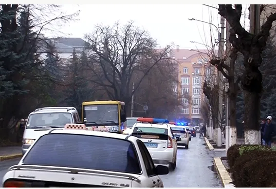 Автопатрулі нестимуть службу на аварійно небезпечних ділянках доріг в обласному центрі та прилеглих районах (фото) — фото 3