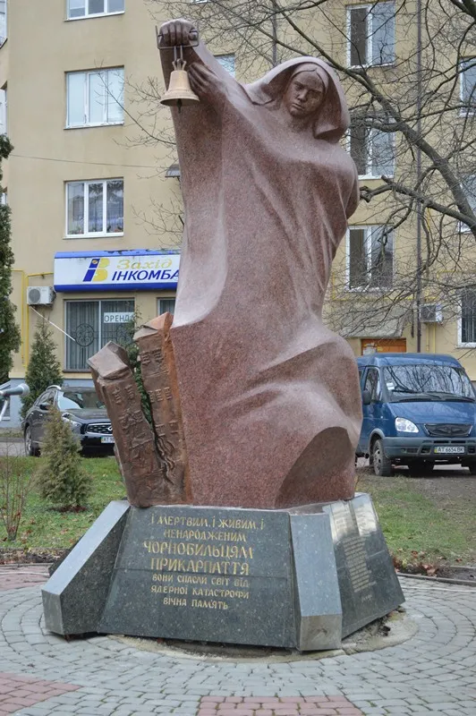 В Івано-Франківську вшанували пам'ять жертв Чорнобильської катастрофи (фото) — фото 1