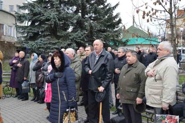 В Івано-Франківську вшанували пам'ять жертв Чорнобильської катастрофи (фото) — фото 12