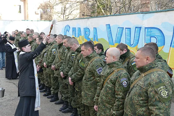 В зону АТО вирушило півсотні франківських правоохоронців (фото) — фото 1