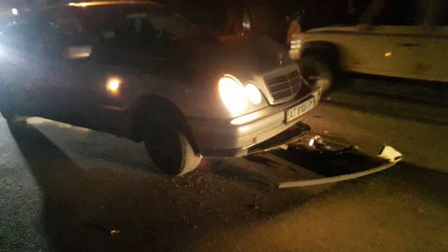Аварія на Пасічній - винуватець покинув місце події (фото) — фото 3