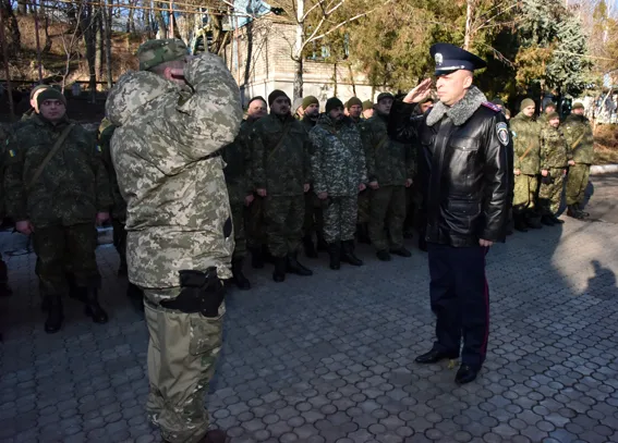Близько ста правоохоронців Івано-Франківської області повертаються із Маріуполя (фото) — фото 4