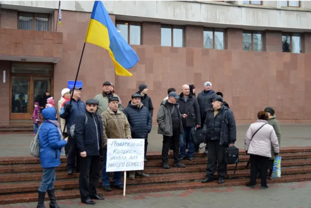 Підприємці Івано-Франківська прийшли на мітинг під міськраду (фото+відео) — фото 3